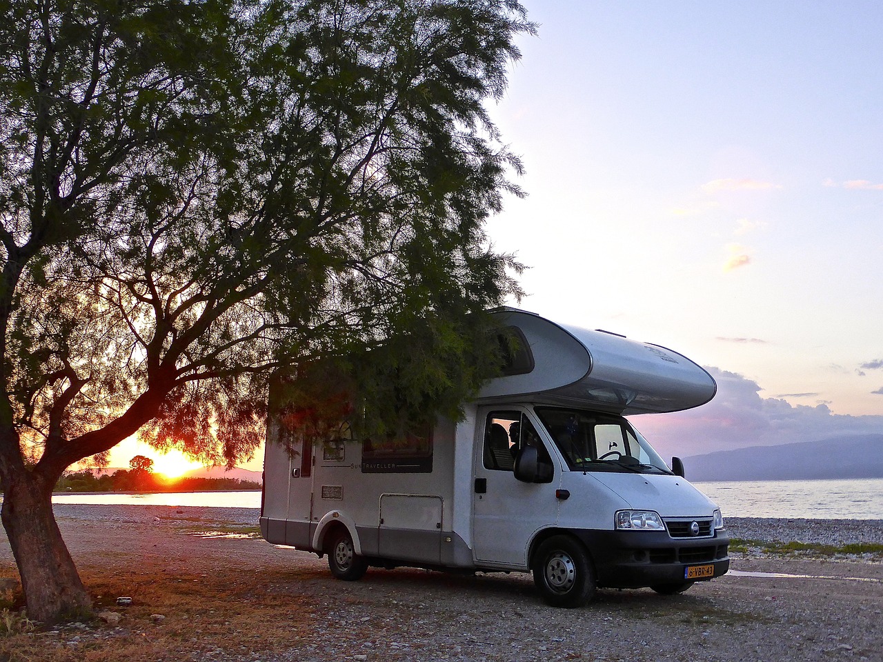 Wingamm Oasi 690 Twins. Fibreglass motorhome with small footprint.  Available in the US!
